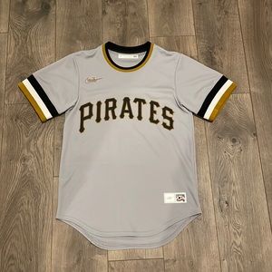 Pittsburgh Pirates Roberto Clemente jersey